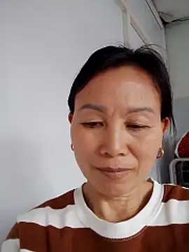 Snapshot of Lili-123k chatting on February 3, 8:30 am Lili-123k online show from February 3, 8:30 am