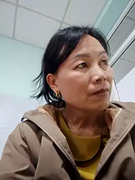 Snapshot of Lili-123k chatting on February 5, 8:32 am Lili-123k online show from February 5, 8:32 am