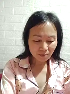 Snapshot of Lili-123k chatting on February 23, 1:01 pm Lili-123k online show from February 23, 1:01 pm