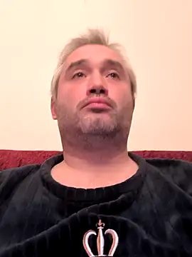 Olomoucak1982 online show from December 15, 6:03 pm