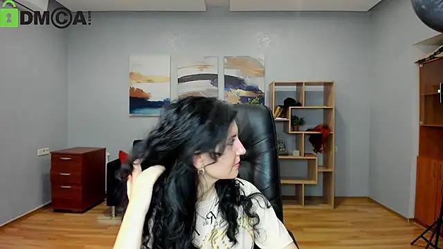 Amelia Hart online show from December 3, 6:57 am