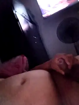 Snapshot of tragon01sexi chatting on December 2, 8:05 am tragon01sexi online show from December 2, 8:05 am