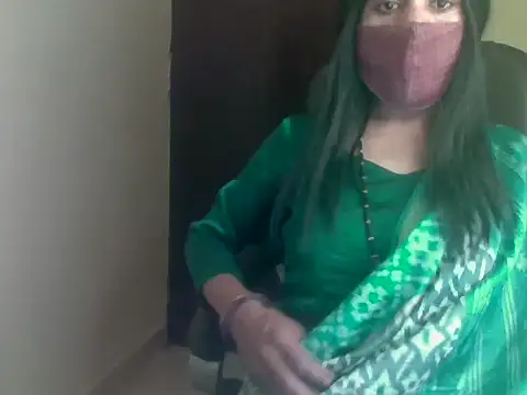 Snapshot of Lovely_Ladyboy_star chatting on February 28, 4:23 am Lovely Ladyboy star online show from February 28, 4:23 am