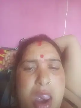 Snapshot of Your-shreya143 chatting on June 16, 9:20 am Your-shreya143 online show from June 16, 9:20 am