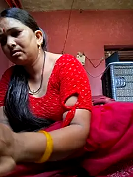 Snapshot of Your-shreya143 chatting on July 28, 10:45 am Your-shreya143 online show from July 28, 10:45 am
