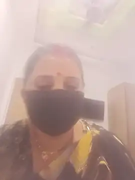 Your-shreya143 online show from February 12, 5:51 am