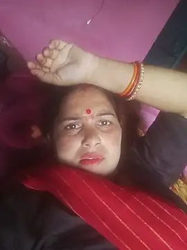 Snapshot of Your-shreya143 chatting on July 7, 8:40 am Your-shreya143 online show from July 7, 8:40 am