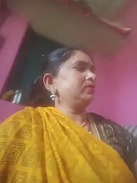 Snapshot of Your-shreya143 chatting on June 15, 11:32 am Your-shreya143 online show from June 15, 11:32 am