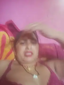 Snapshot of Your-shreya143 chatting on June 10, 8:48 am Your-shreya143 online show from June 10, 8:48 am