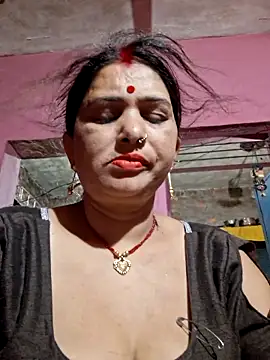 Your-shreya143 online show from May 24, 8:42 pm