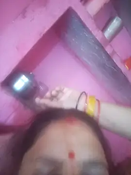 Snapshot of Your-shreya143 chatting on June 24, 11:09 am Your-shreya143 online show from June 24, 11:09 am