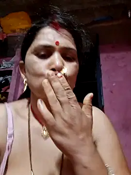 Your-shreya143 online show from May 16, 9:14 pm