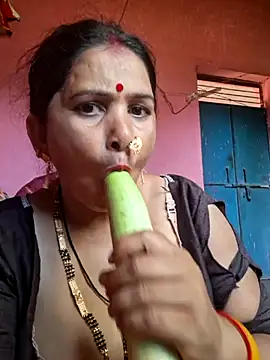 Snapshot of Your-shreya143 chatting on July 24, 11:50 am Your-shreya143 online show from July 24, 11:50 am