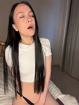 MonicaMercer online show from April 13, 8:07 am