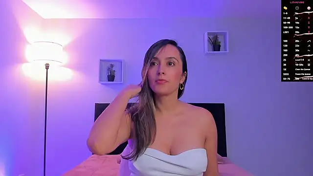 Snapshot of Victoria_Rose_ chatting on June 9, 8:10 pm Victoria Rose online show from June 9, 8:10 pm
