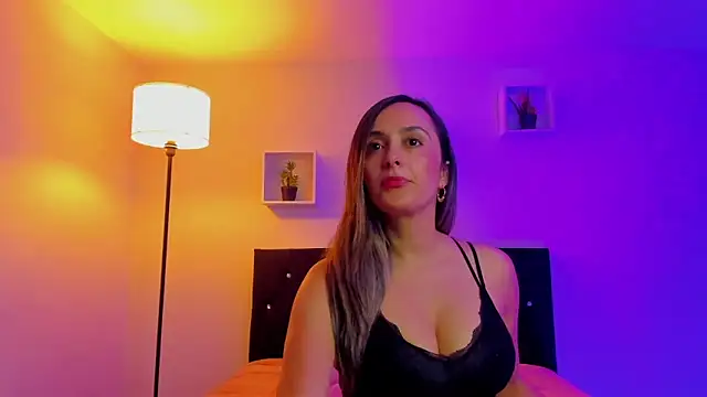 Snapshot of Victoria_Rose_ chatting on June 6, 8:36 pm Victoria Rose online show from June 6, 8:36 pm