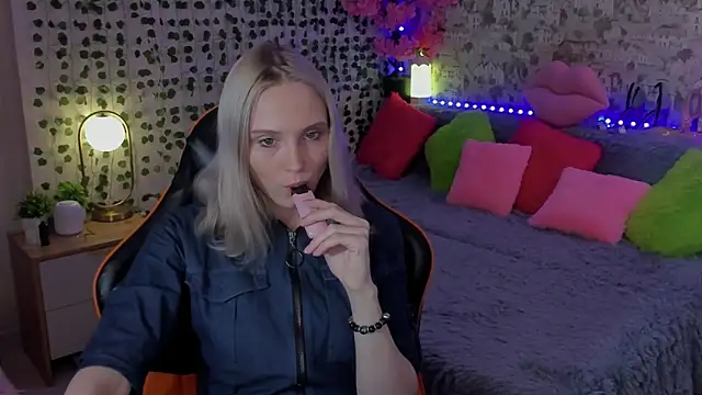 Gina Gina love online show from May 10, 1:09 am