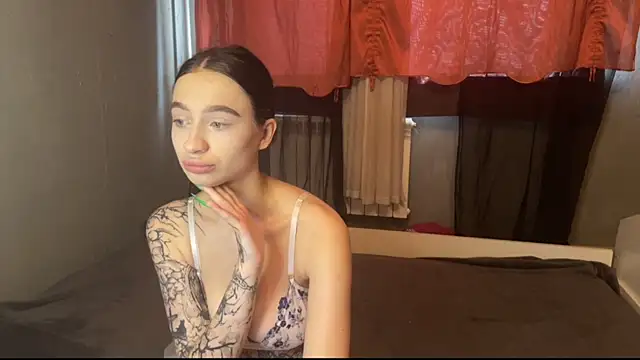 Snapshot of imChatty_Alice chatting on July 19, 6:00 am imChatty Alice online show from July 19, 6:00 am
