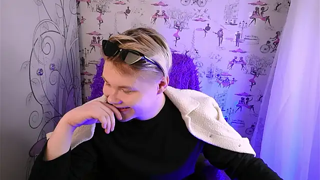 Brian Mils online show from February 8, 11:30 am