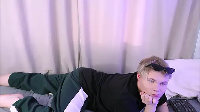 Brian Mils online show from February 12, 11:10 am