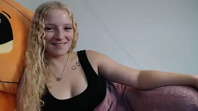 Sophie cute06 online show from December 3, 8:03 am