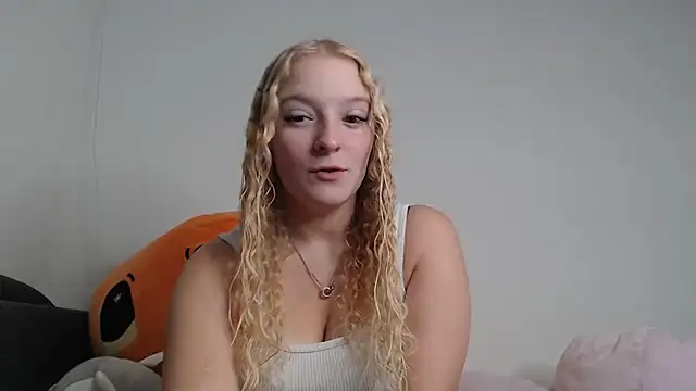 Sophie cute06 online show from December 22, 8:36 am