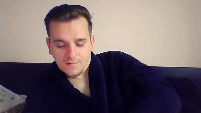 sexy bigdick22 online show from December 3, 8:25 am