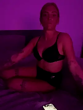 Blonde BambiXX online show from December 5, 7:45 pm