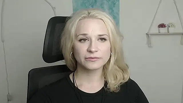 Melodie Aster online show from April 14, 11:26 am