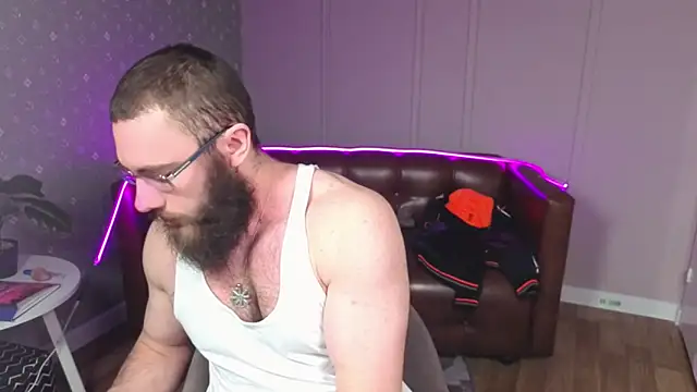 Snapshot of Ant_Power chatting on December 21, 9:44 am Ant Power online show from December 21, 9:44 am