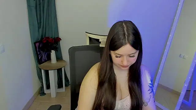 Lilu May online show from May 13, 1:51 pm