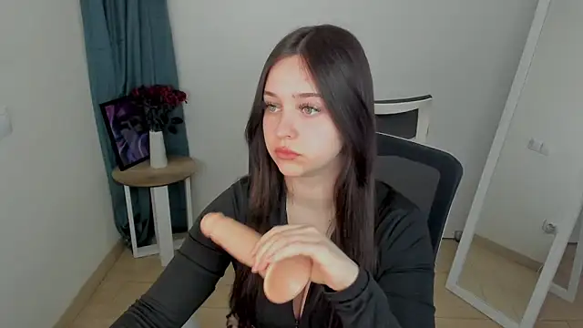 Lilu May online show from May 18, 1:16 pm