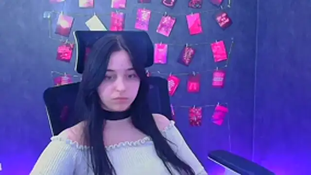 Lilu May online show from April 4, 12:17 am