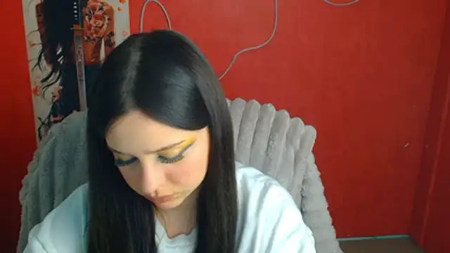 Lilu May online show from May 4, 11:35 am
