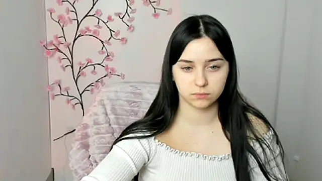 Lilu May online show from March 28, 1:06 am