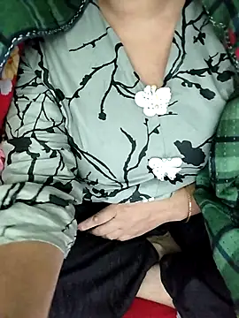 hottyrose69 online show from December 20, 2:14 am