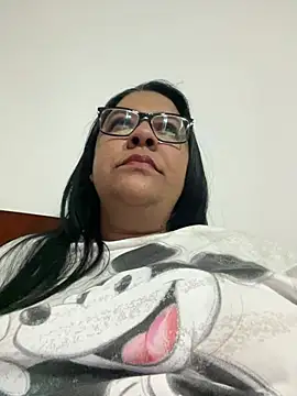 Snapshot of Carameloswing1 chatting on July 30, 4:28 pm Carameloswing1 online show from July 30, 4:28 pm