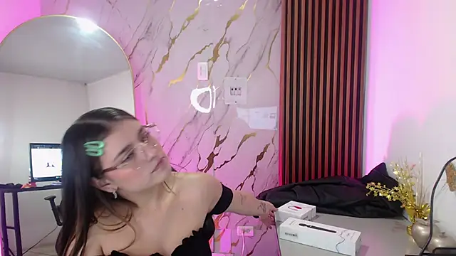 Diamond juliana online show from April 18, 3:53 am