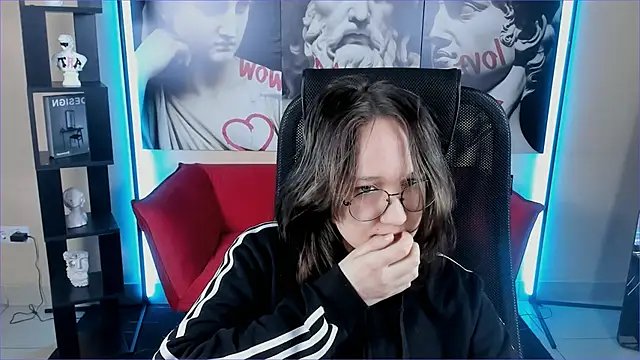 Snapshot of Sylvia_Reed chatting on December 15, 7:03 am Sylvia Reed online show from December 15, 7:03 am