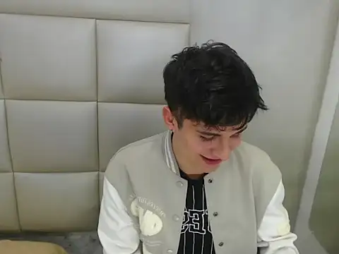 Snapshot of JuanGomm chatting on December 16, 3:44 am JuanGomm online show from December 16, 3:44 am