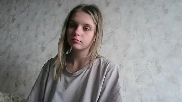 AliceWonderLure online show from December 3, 9:20 am