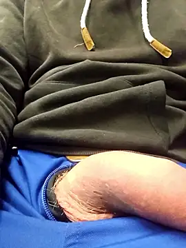 Snapshot of maaly1983 chatting on December 16, 2:54 pm maaly1983 online show from December 16, 2:54 pm