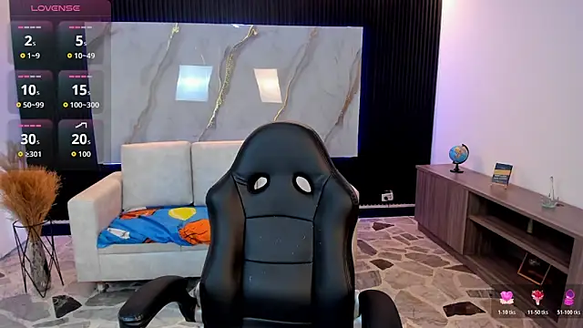 TiffanyHoustton online show from March 9, 12:09 pm