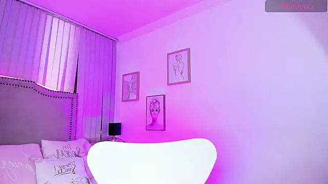 Snapshot of lya__brown chatting on July 13, 12:04 pm lya brown online show from July 13, 12:04 pm