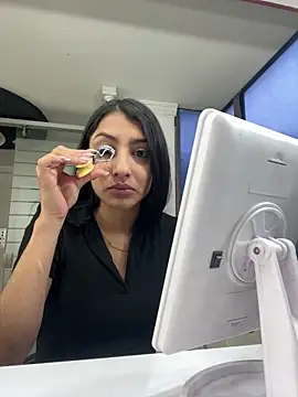 lya  brown online show from April 9, 10:54 am