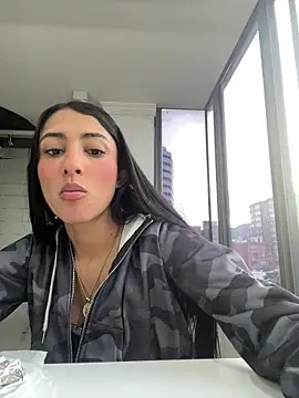 Snapshot of lya__brown chatting on May 22, 11:08 am lya brown online show from May 22, 11:08 am
