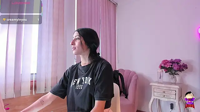 lya  brown online show from December 22, 1:33 pm