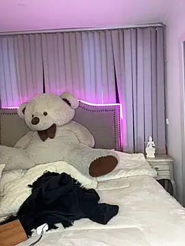 lya  brown online show from March 19, 11:10 am