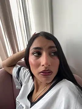 lya  brown online show from April 13, 2:32 pm