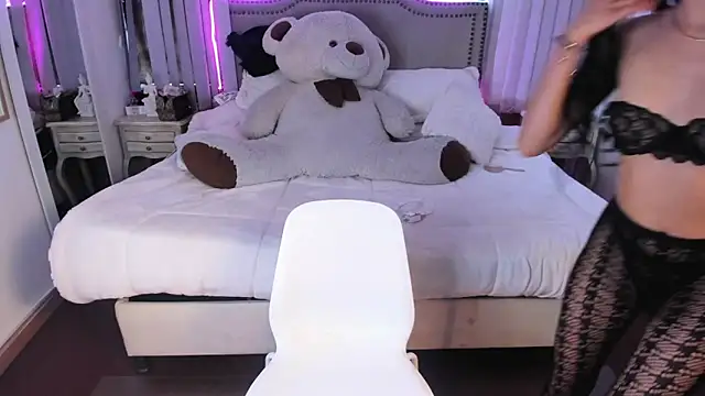 lya  brown online show from March 3, 12:23 pm